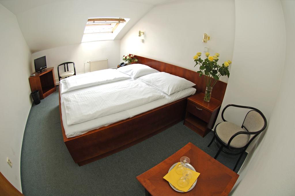 Balbin Hotel Prague Room photo